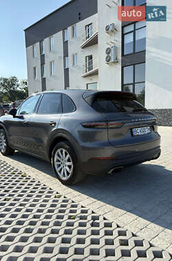 Внедорожник / Кроссовер Porsche Cayenne 2019 в 