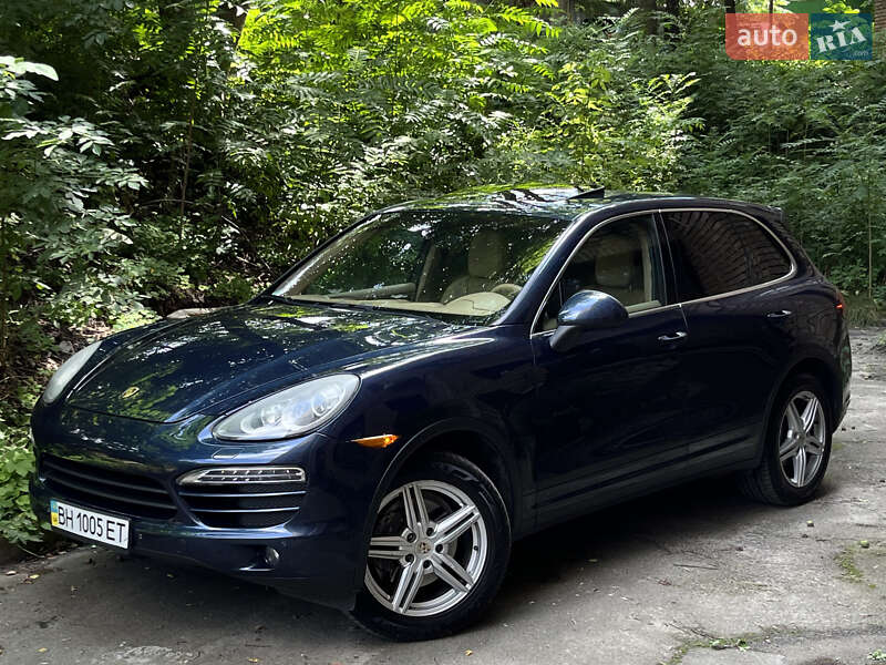Внедорожник / Кроссовер Porsche Cayenne 2011 в Киеве
