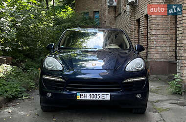 Внедорожник / Кроссовер Porsche Cayenne 2011 в 