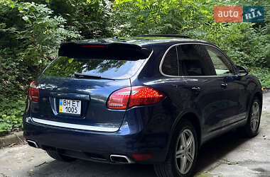 Внедорожник / Кроссовер Porsche Cayenne 2011 в 