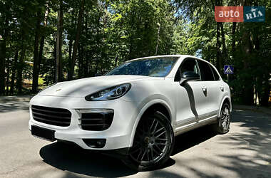 Позашляховик / Кросовер Porsche Cayenne 2015 в 