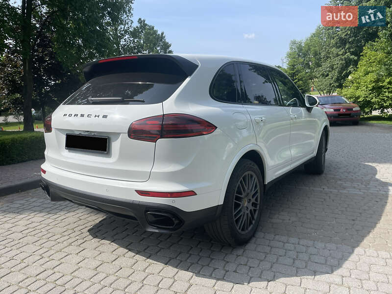 Внедорожник / Кроссовер Porsche Cayenne 2015 в Львове