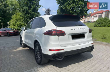 Позашляховик / Кросовер Porsche Cayenne 2015 в 