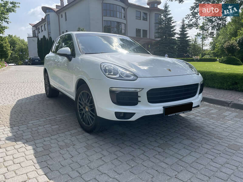 Внедорожник / Кроссовер Porsche Cayenne 2015 в Львове