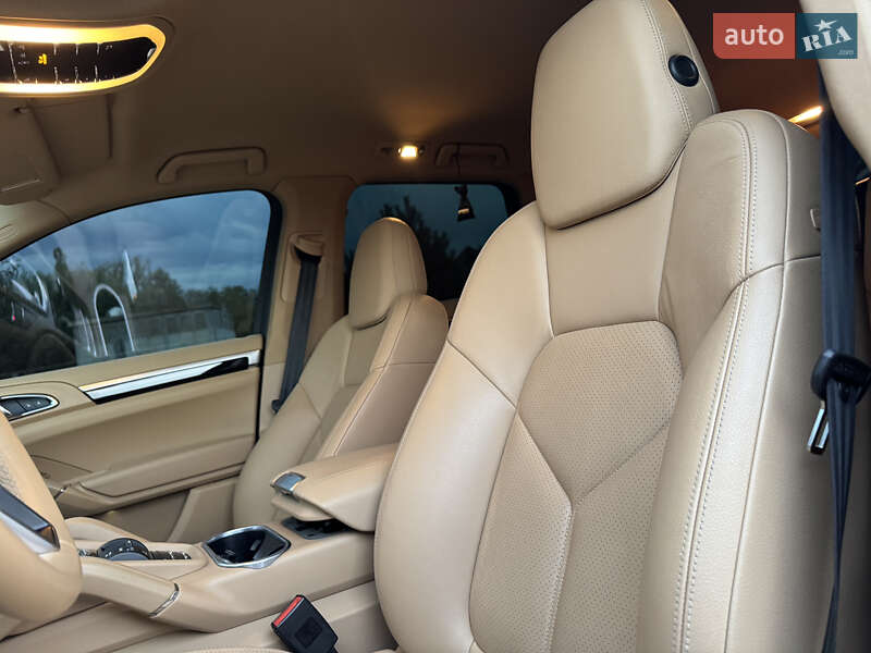 Внедорожник / Кроссовер Porsche Cayenne 2014 в Днепре