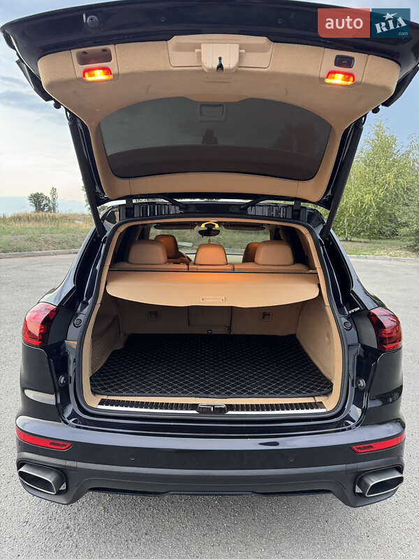 Внедорожник / Кроссовер Porsche Cayenne 2014 в Днепре