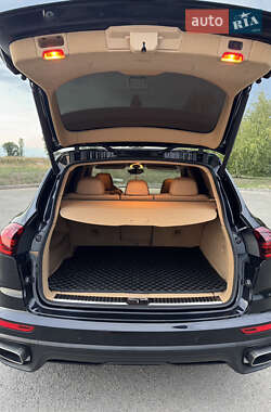 Внедорожник / Кроссовер Porsche Cayenne 2014 в 