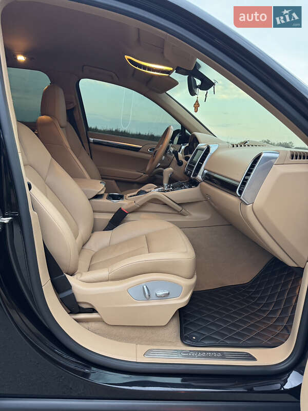 Внедорожник / Кроссовер Porsche Cayenne 2014 в Днепре