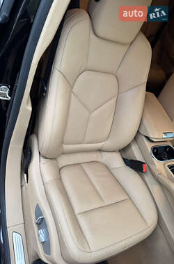 Внедорожник / Кроссовер Porsche Cayenne 2014 в 