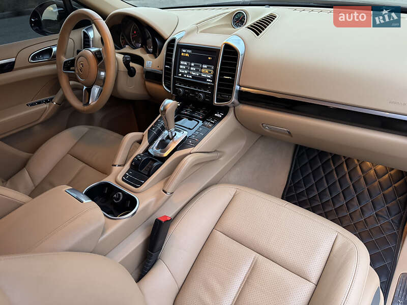 Внедорожник / Кроссовер Porsche Cayenne 2014 в Днепре