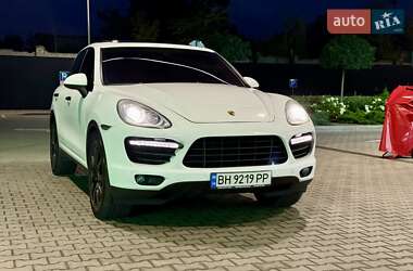 Внедорожник / Кроссовер Porsche Cayenne 2012 в 