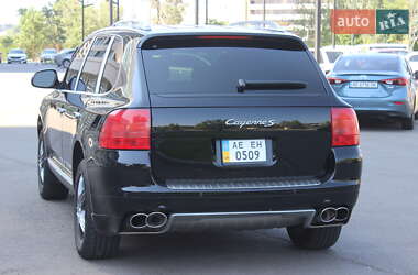 Внедорожник / Кроссовер Porsche Cayenne 2004 в 