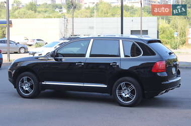 Внедорожник / Кроссовер Porsche Cayenne 2004 в 
