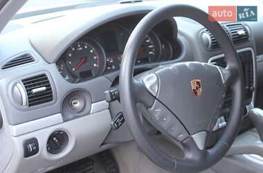Внедорожник / Кроссовер Porsche Cayenne 2004 в 