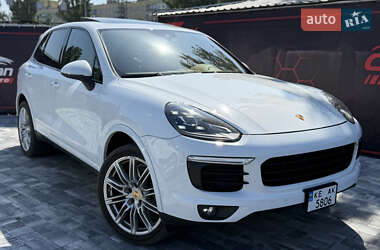 Внедорожник / Кроссовер Porsche Cayenne 2016 в 