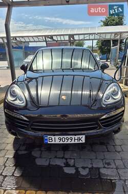 Внедорожник / Кроссовер Porsche Cayenne 2012 в 