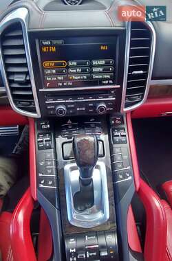 Внедорожник / Кроссовер Porsche Cayenne 2013 в 
