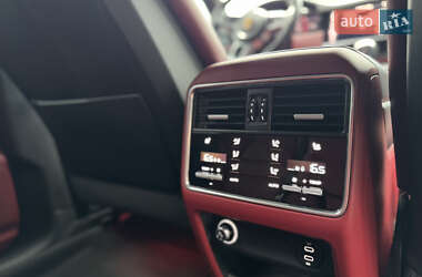 Внедорожник / Кроссовер Porsche Cayenne 2021 в 