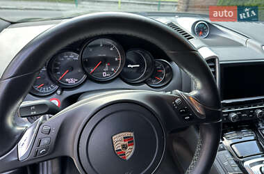 Внедорожник / Кроссовер Porsche Cayenne 2013 в 