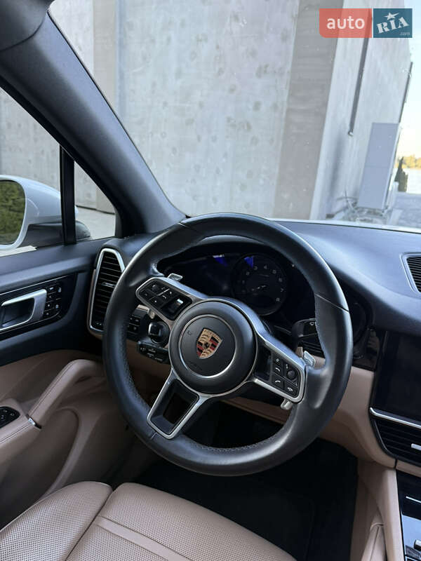 Внедорожник / Кроссовер Porsche Cayenne 2018 в Львове
