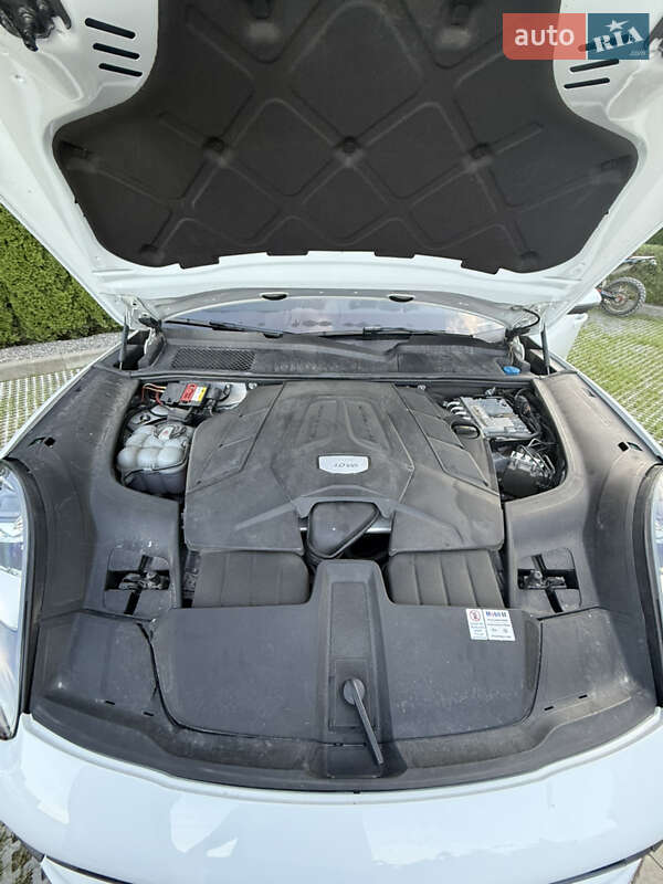 Внедорожник / Кроссовер Porsche Cayenne 2018 в Львове