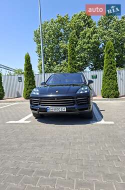 Позашляховик / Кросовер Porsche Cayenne 2018 в 