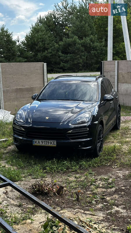 Внедорожник / Кроссовер Porsche Cayenne 2012 в 