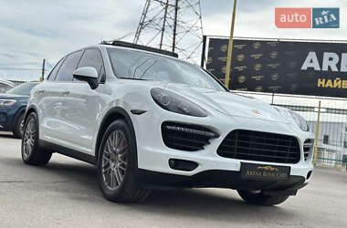 Внедорожник / Кроссовер Porsche Cayenne 2012 в 