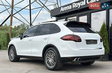 Внедорожник / Кроссовер Porsche Cayenne 2012 в 