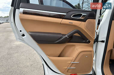 Внедорожник / Кроссовер Porsche Cayenne 2012 в 