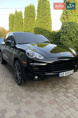 Внедорожник / Кроссовер Porsche Cayenne 2016 в 