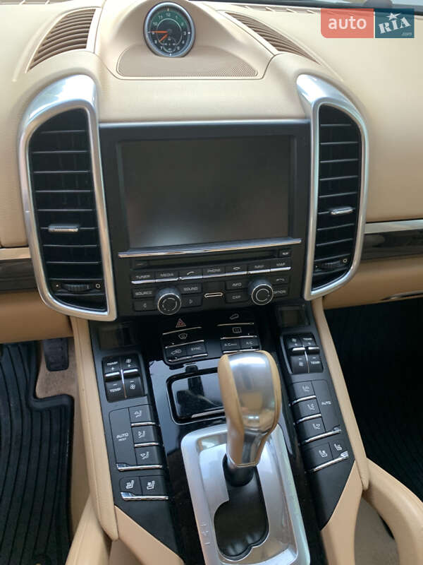 Позашляховик / Кросовер Porsche Cayenne 2016 в Вінниці