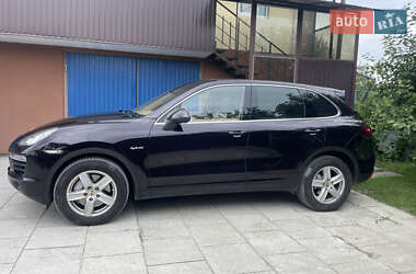 Внедорожник / Кроссовер Porsche Cayenne 2011 в 