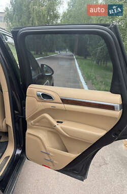 Внедорожник / Кроссовер Porsche Cayenne 2011 в 