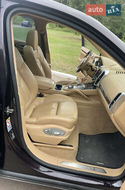 Внедорожник / Кроссовер Porsche Cayenne 2011 в 