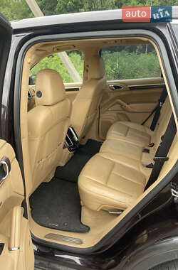 Внедорожник / Кроссовер Porsche Cayenne 2011 в 