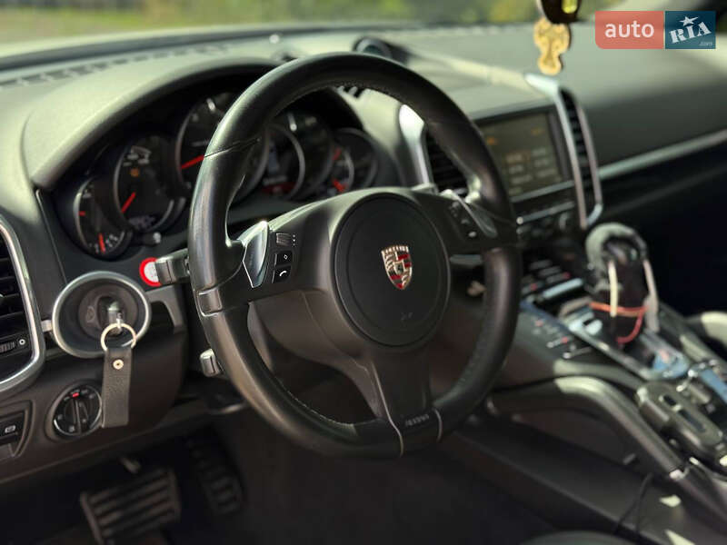 Позашляховик / Кросовер Porsche Cayenne 2013 в Кривому Розі