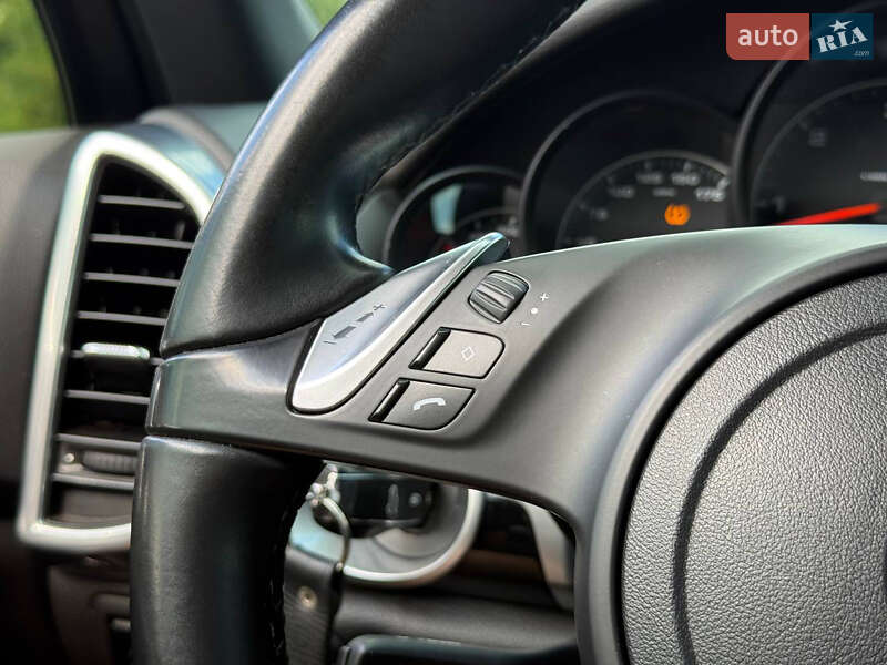Позашляховик / Кросовер Porsche Cayenne 2013 в Кривому Розі