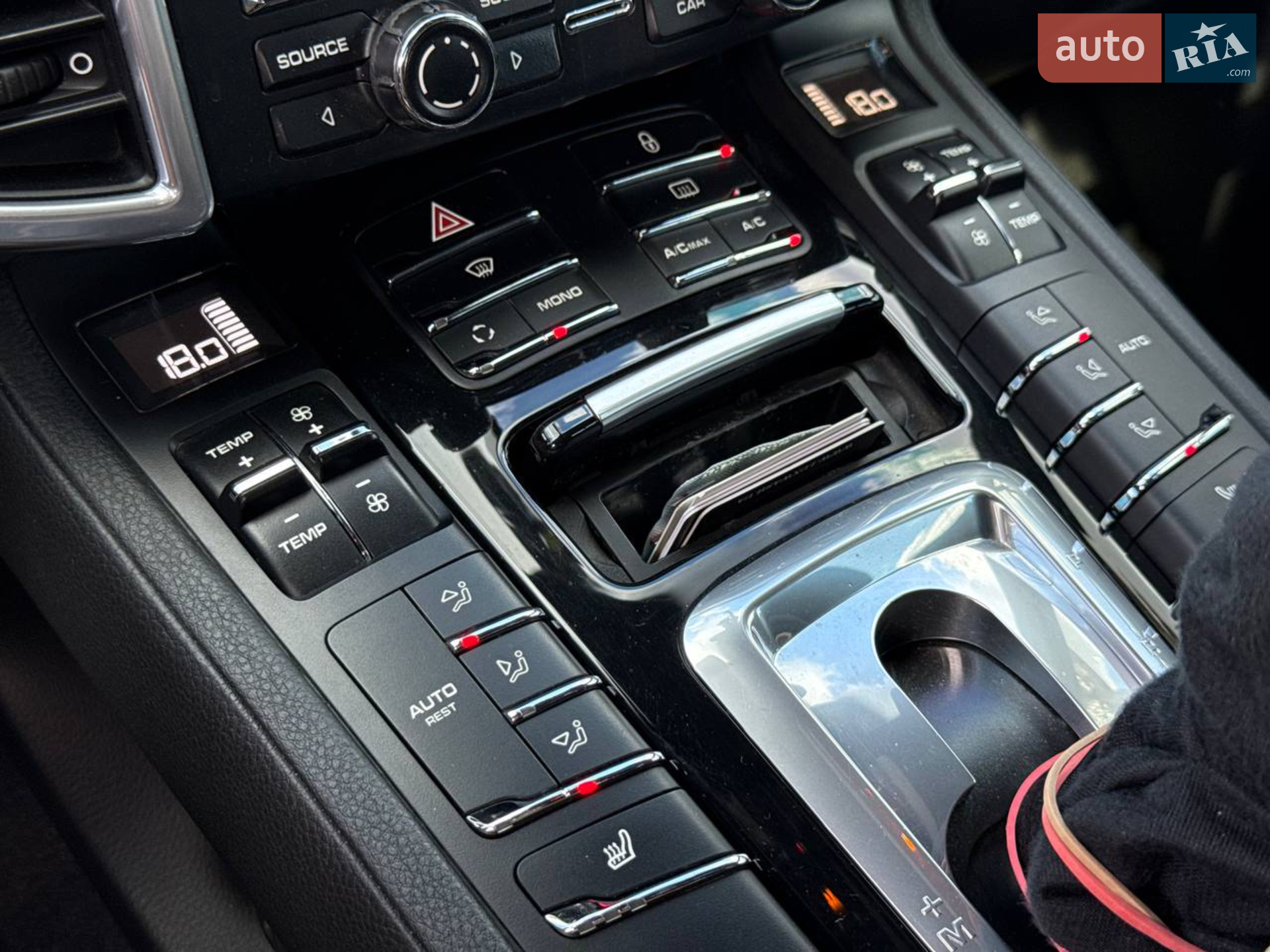 2013 Porsche Cayenne - мініатюра 35