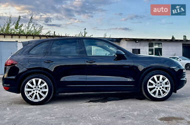 Позашляховик / Кросовер Porsche Cayenne 2011 в 