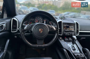 Позашляховик / Кросовер Porsche Cayenne 2011 в 