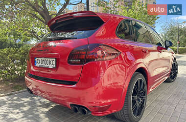 Позашляховик / Кросовер Porsche Cayenne 2013 в 