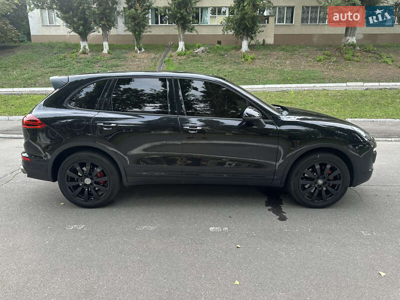 Внедорожник / Кроссовер Porsche Cayenne 2014 в Кременчуге