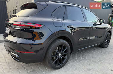 Внедорожник / Кроссовер Porsche Cayenne 2019 в 