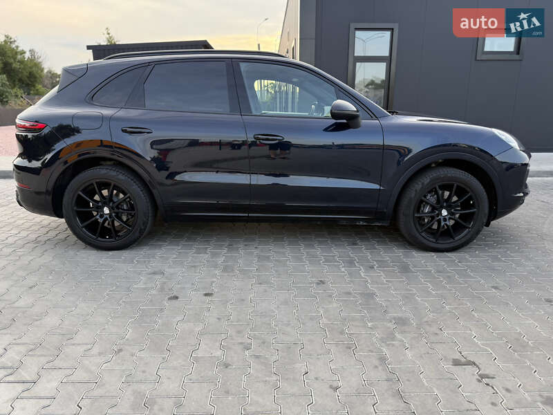 Позашляховик / Кросовер Porsche Cayenne 2019 в Одесі