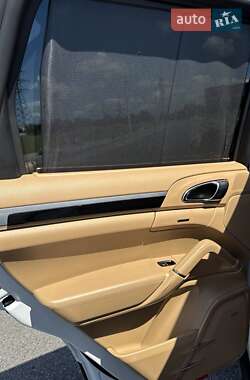Внедорожник / Кроссовер Porsche Cayenne 2013 в 