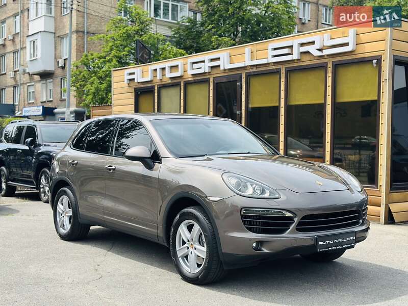 Позашляховик / Кросовер Porsche Cayenne 2014 в Києві
