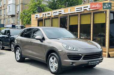 Внедорожник / Кроссовер Porsche Cayenne 2014 в 