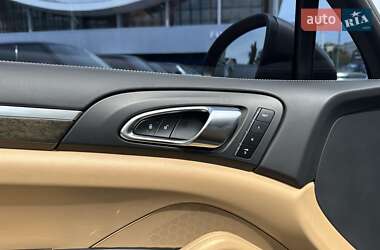 Внедорожник / Кроссовер Porsche Cayenne 2014 в 
