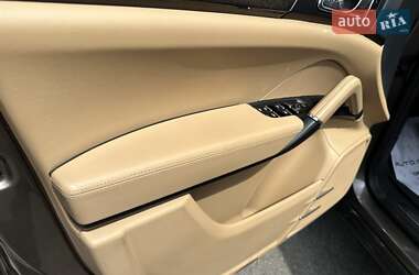 Внедорожник / Кроссовер Porsche Cayenne 2014 в 